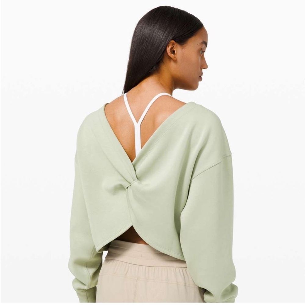 NWT lululemon reversible Twist Front back Sweatshirt - Picture 2 of 3
